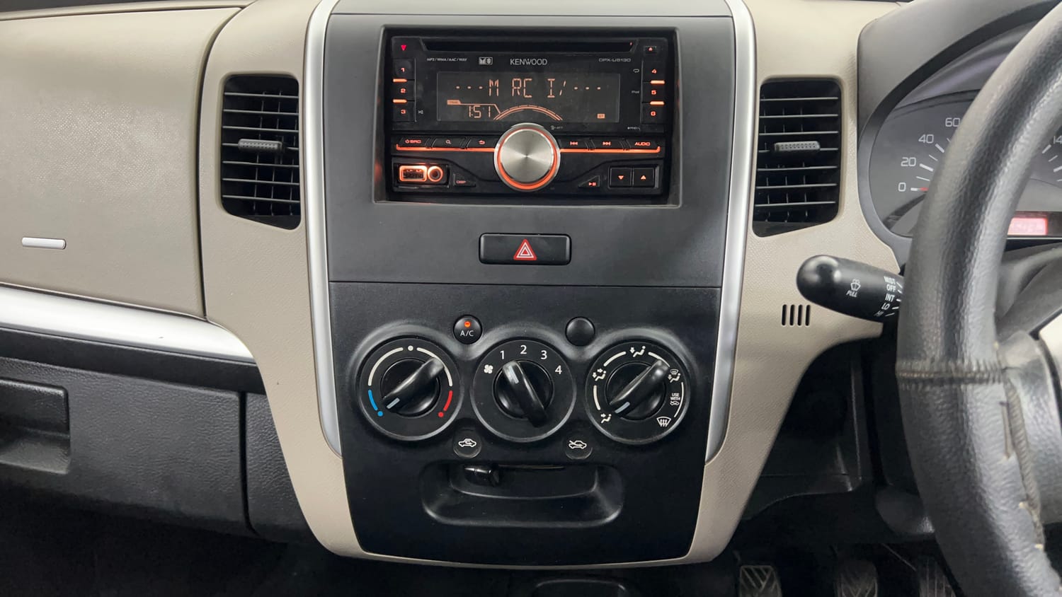 Used 2014 Maruti Suzuki Wagon R LXI CNG Cng Manual interior MUSIC SYSTEM & AC CONTROL VIEW