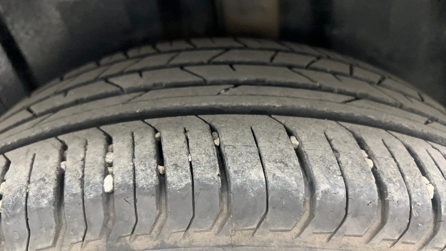 Used 2024 Skoda Slavia Ambition 1.0L TSI AT Petrol Automatic tyres LEFT REAR TYRE TREAD VIEW