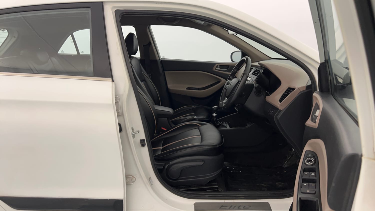 Used 2016 Hyundai Elite i20 Asta 1.2 Petrol Manual interior RIGHT SIDE FRONT DOOR CABIN VIEW