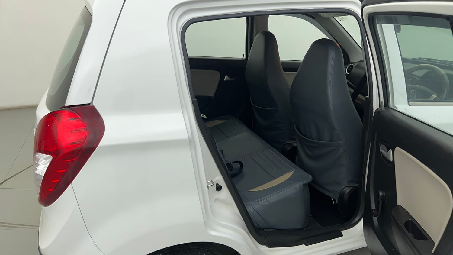 Used 2019 Maruti Suzuki Alto 800 LXi Petrol Manual interior RIGHT SIDE REAR DOOR CABIN VIEW