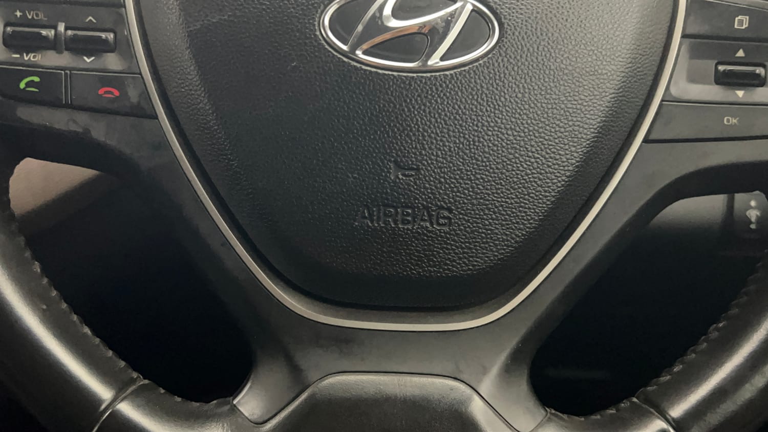 Used 2014 Hyundai Elite i20 Asta 1.2 Petrol Manual top_features Airbags