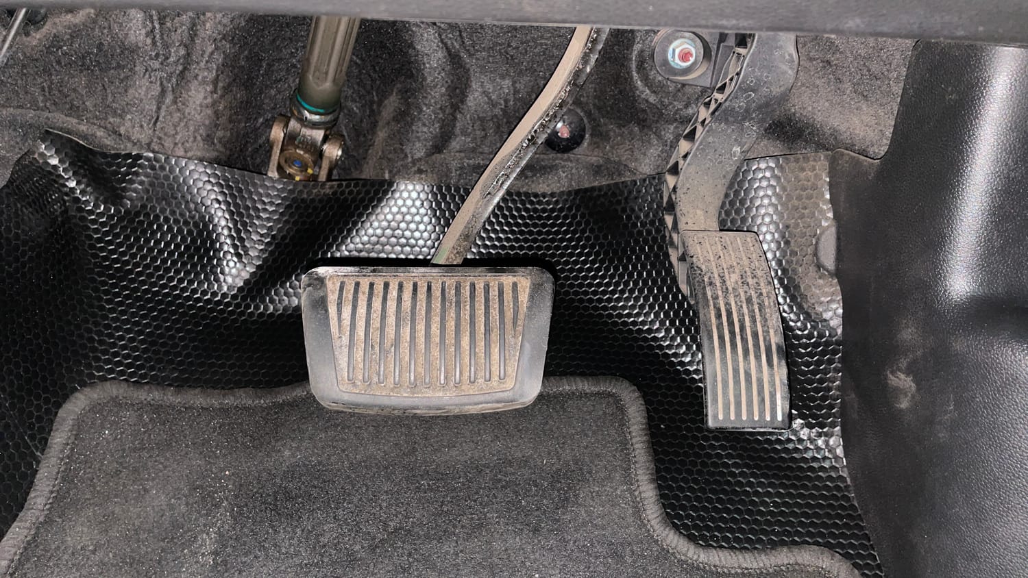 Used 2014 Hyundai Grand i10 Asta AT 1.2 Kappa VTVT Petrol Automatic interior PEDALS VIEW