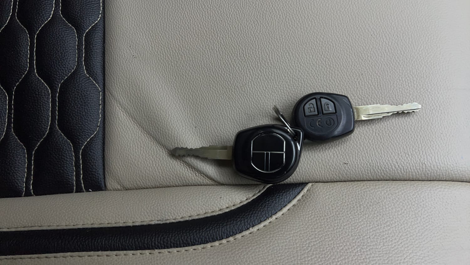 Used 2020 Maruti Suzuki Dzire VXi Petrol Manual extra CAR KEY VIEW