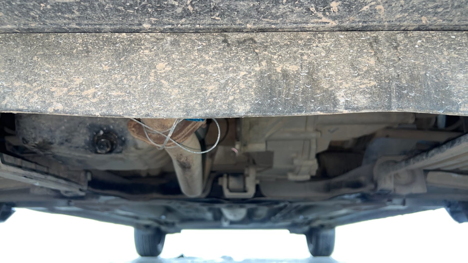 Used 2023 Tata Altroz XT 1.2 Cng(o/s fitted) Cng Manual extra FRONT LEFT UNDERBODY VIEW