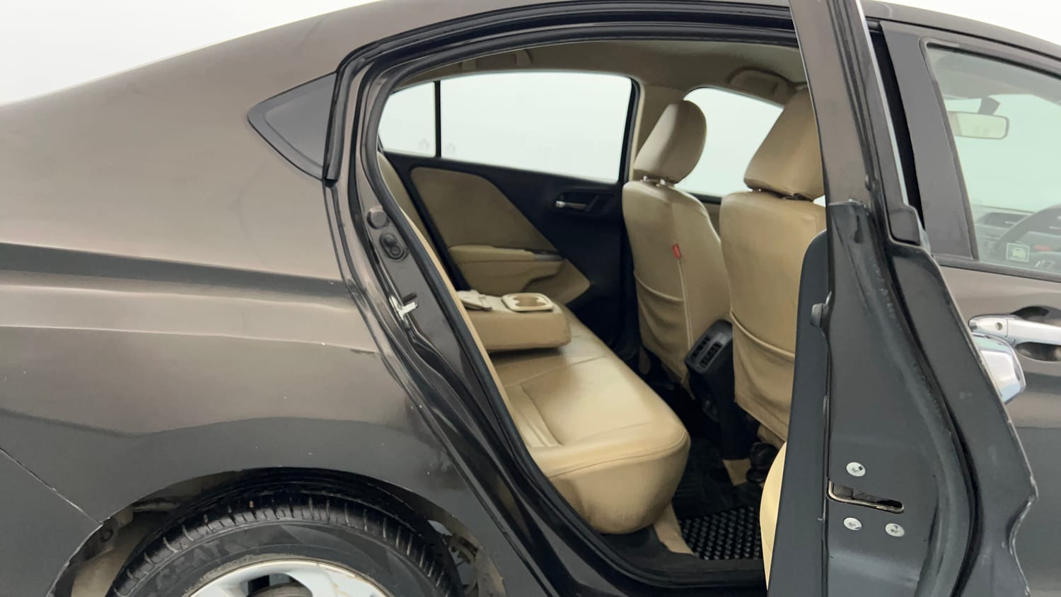 Used 2014 Honda City V Petrol Manual interior RIGHT SIDE REAR DOOR CABIN VIEW