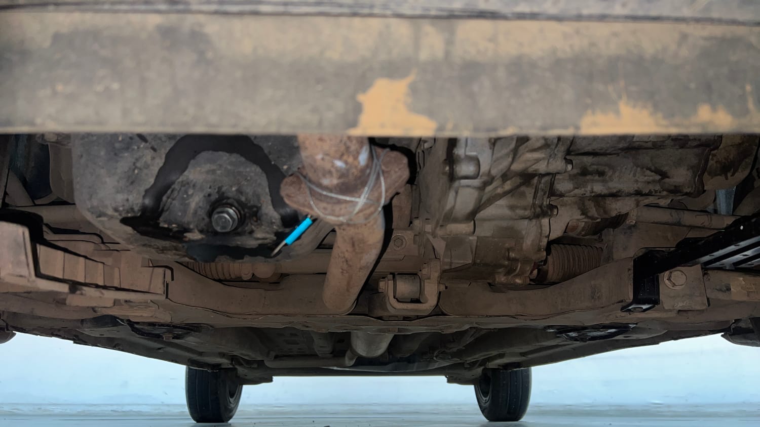 Used 2023 Tata Punch Adventure RHYTHM PACK MT Petrol + CNG (Outside Fitted) Cng Manual extra FRONT LEFT UNDERBODY VIEW