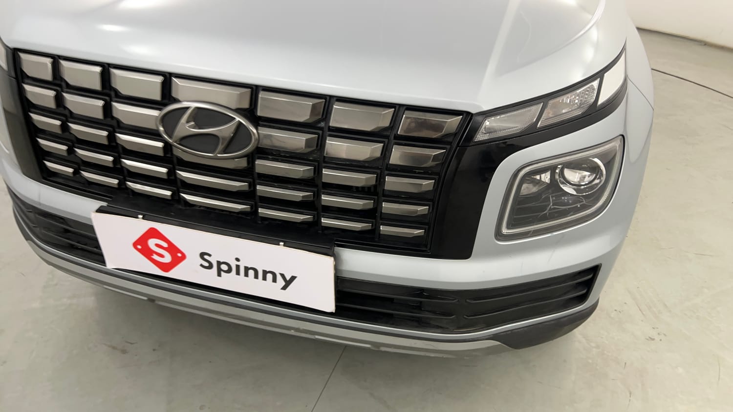 Used 2023 Hyundai Venue SX (O) 1.0 Turbo DCT Petrol Automatic dents MINOR SCRATCH