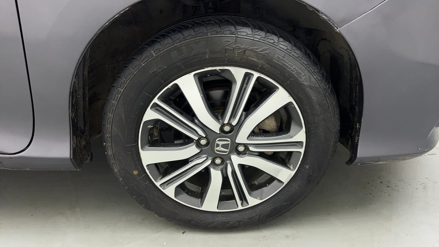 Used 2019 Honda City V Petrol Petrol Manual tyres RIGHT FRONT TYRE RIM VIEW