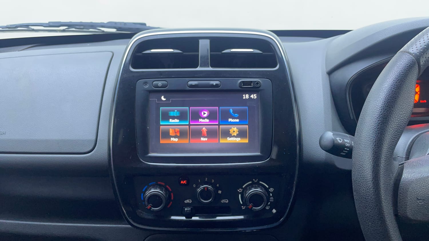 Used 2018 Renault Kwid 1.0 RXT AMT Opt Petrol Automatic top_features Integrated (in-dash) music system