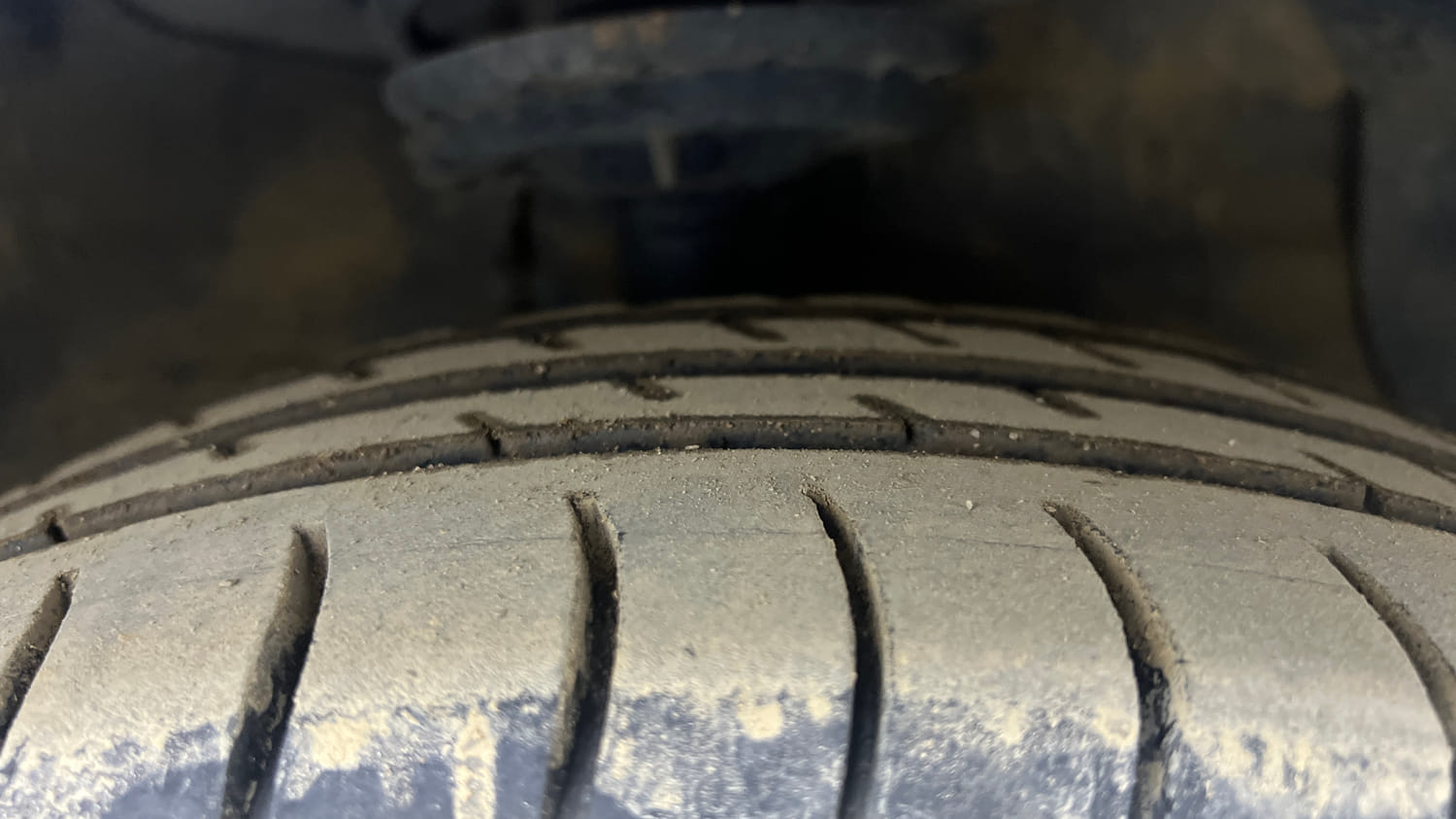 Used 2015 Hyundai Grand i10 Sportz 1.2 Kappa VTVT Petrol Manual tyres RIGHT FRONT TYRE TREAD VIEW
