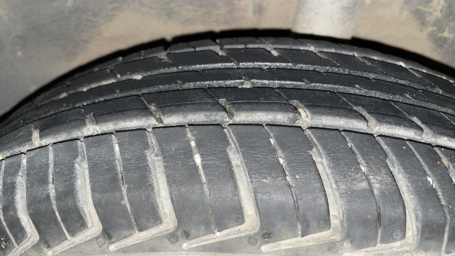 Used 2019 Renault Kwid RXT Opt Petrol Manual tyres LEFT REAR TYRE TREAD VIEW