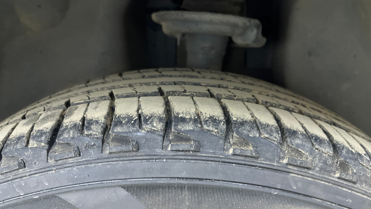 Used 2018 Jeep Compass Limited (O) 2.0 Diesel Diesel Manual tyres LEFT REAR TYRE TREAD VIEW