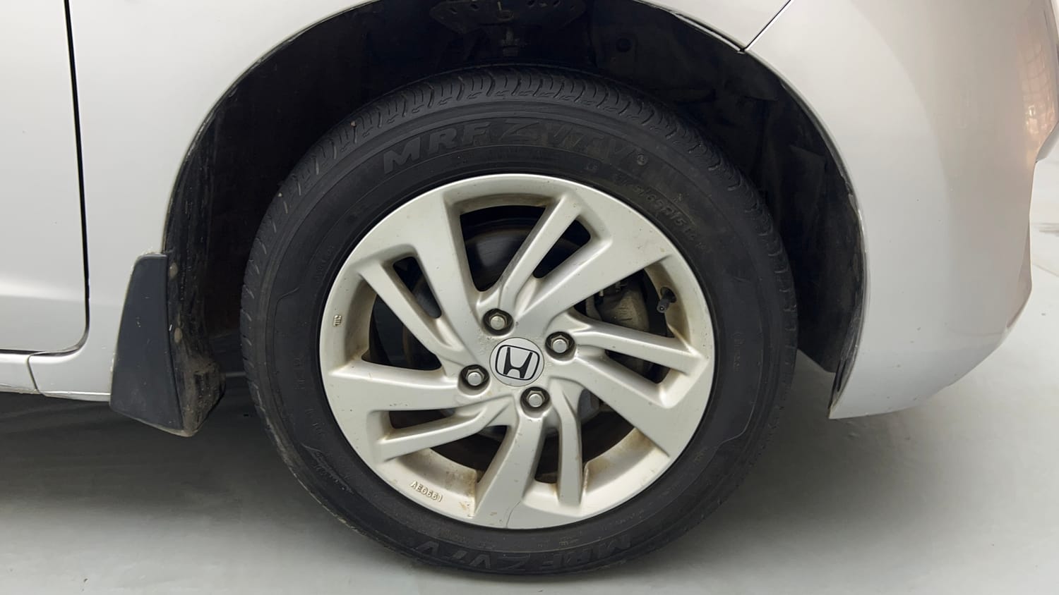 Used 2016 Honda Jazz VX Petrol Petrol Manual tyres RIGHT FRONT TYRE RIM VIEW