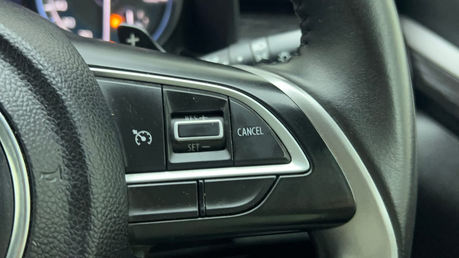 Used 2024 Maruti Suzuki XL6 Alpha AT Petrol Petrol Automatic top_features Cruise control