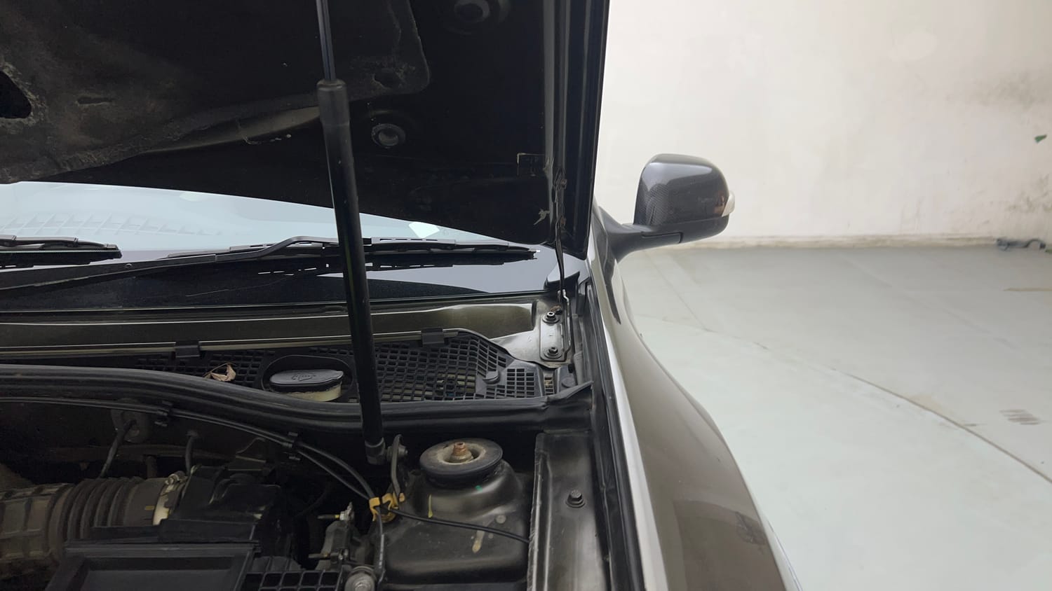 Used 2018 Renault Duster RXS CVT Petrol Automatic engine ENGINE LEFT SIDE HINGE & APRON VIEW