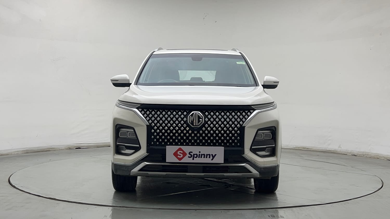 Used 2023 MG Motors Hector Plus Sharp Pro 2.0 Turbo Diesel 7 STR Diesel Manual exterior FRONT VIEW