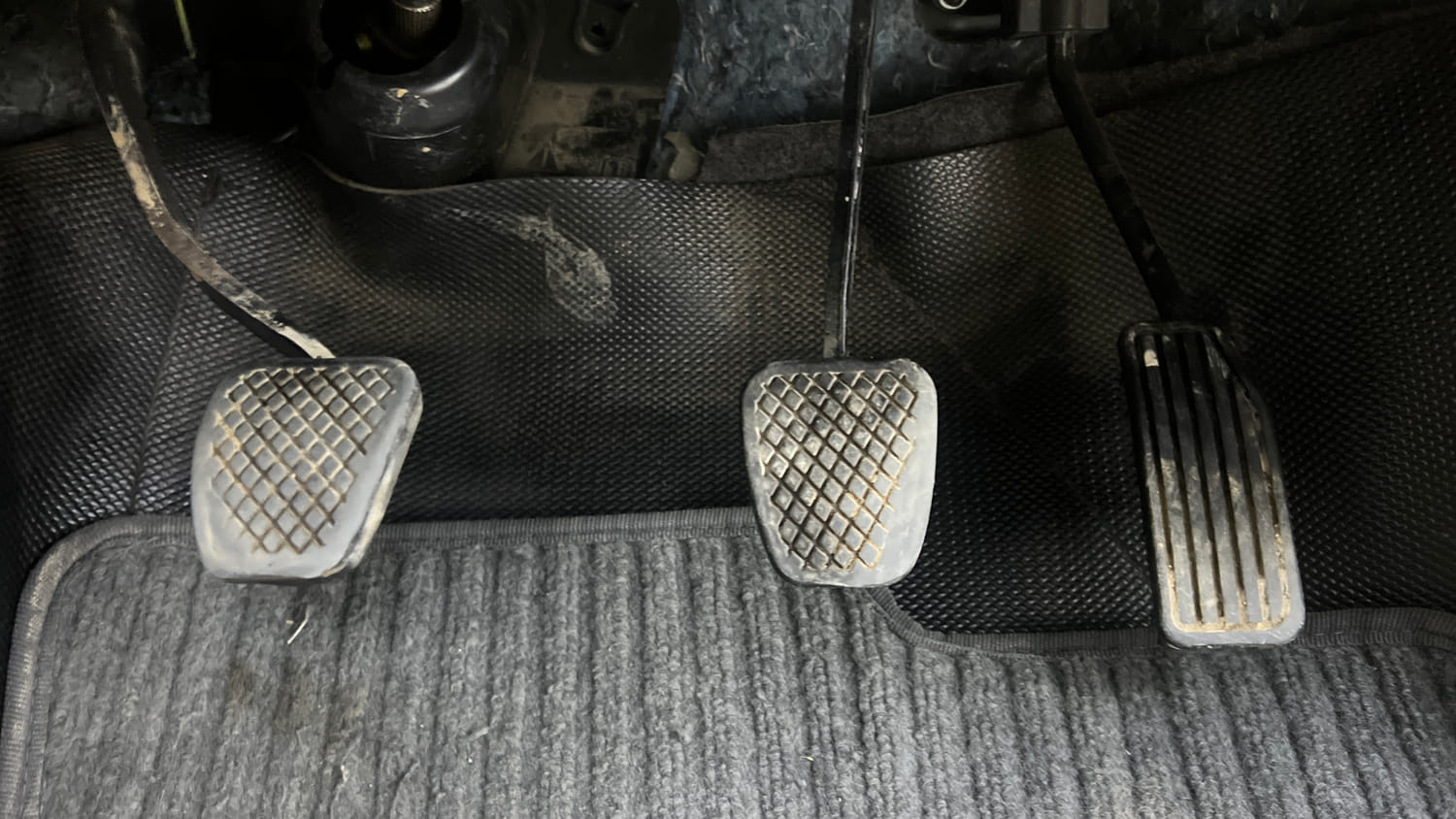 Used 2016 Honda Amaze 1.2 S i-VTEC Petrol Manual interior PEDALS VIEW