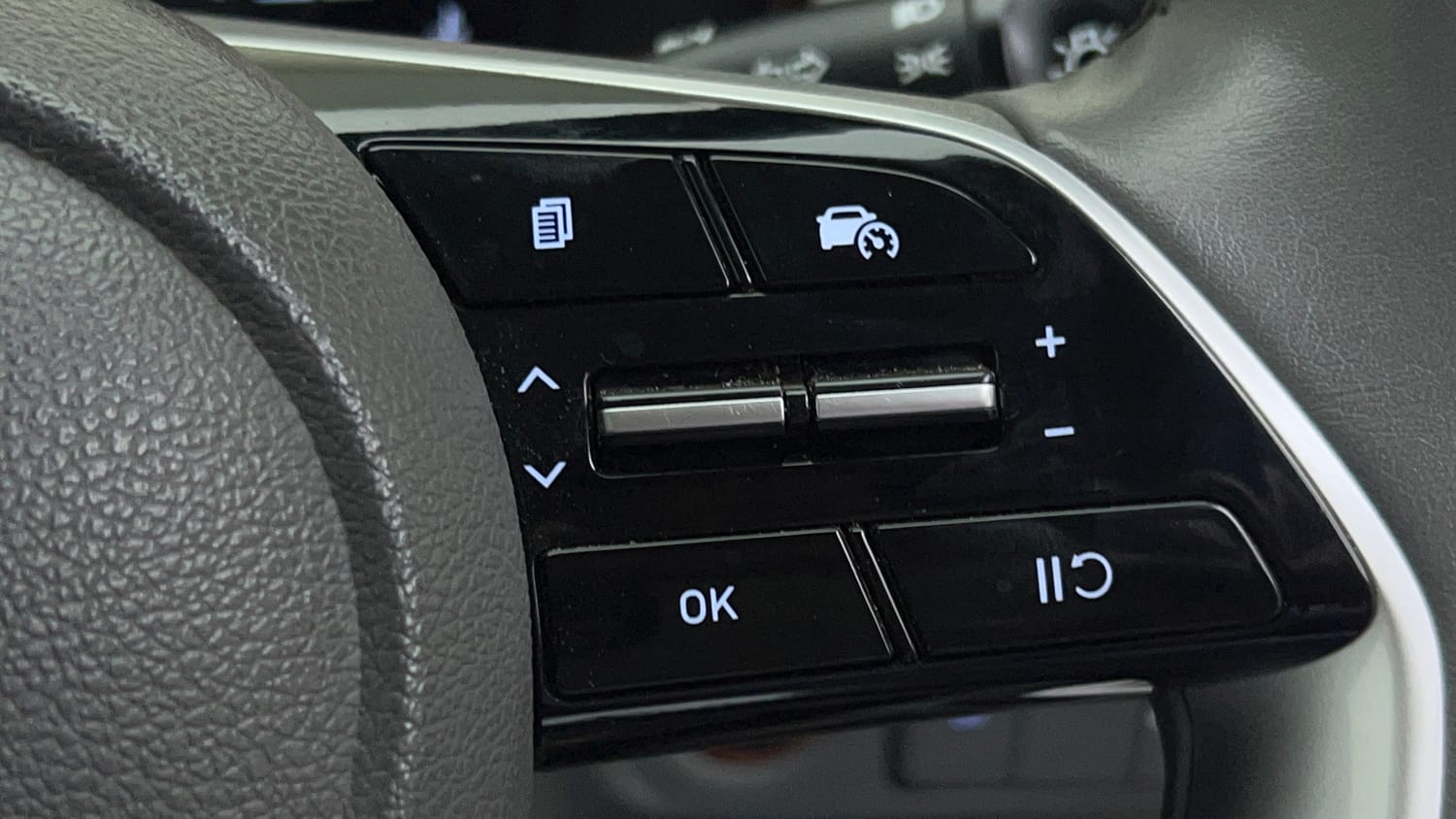 Used 2024 Hyundai Creta 1.5 CRDi Diesel MT DSL S(O) Diesel Manual top_features Cruise control
