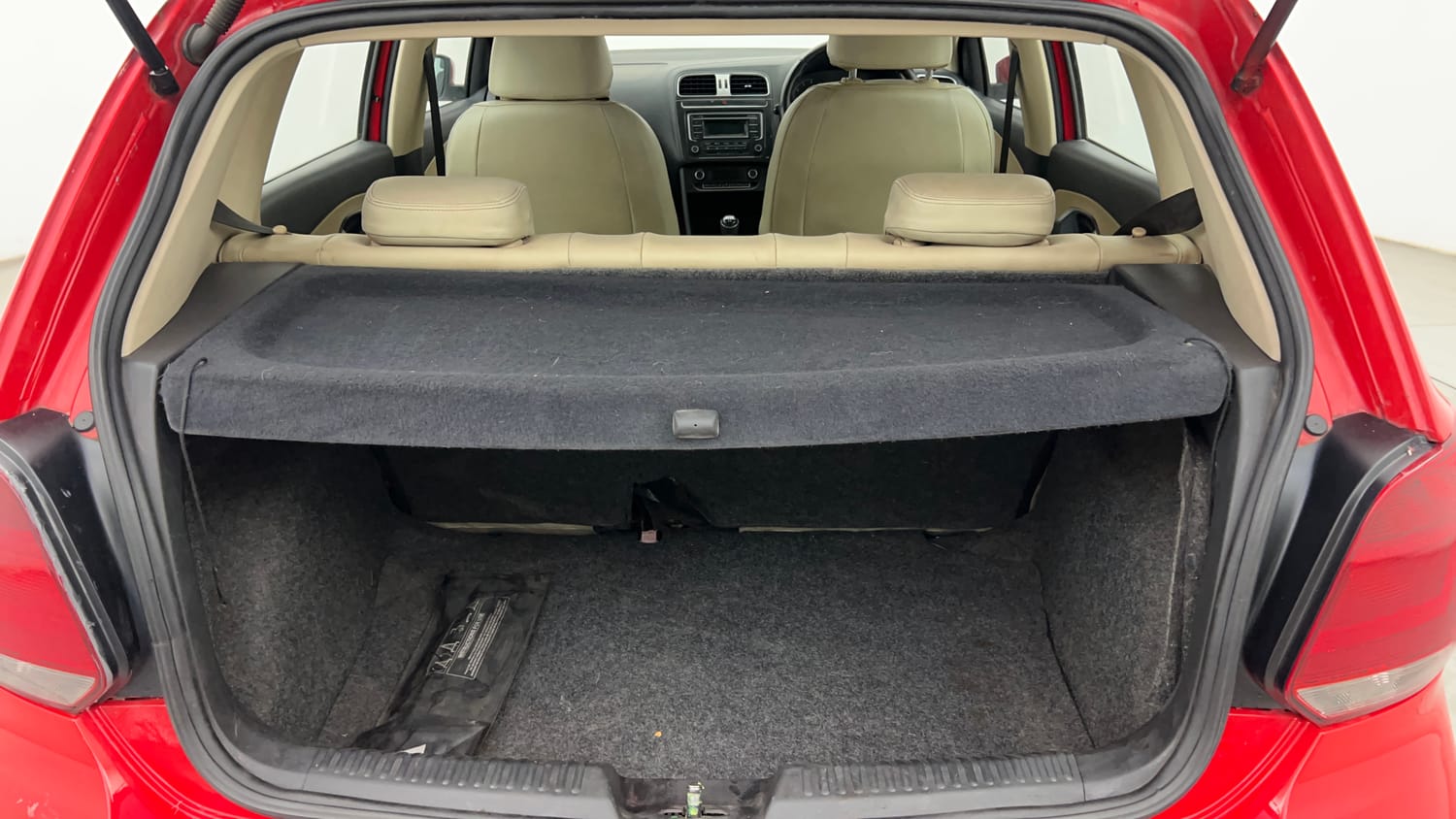 Used 2015 Volkswagen Polo Highline1.2L (P) Petrol Manual interior DICKY INSIDE VIEW
