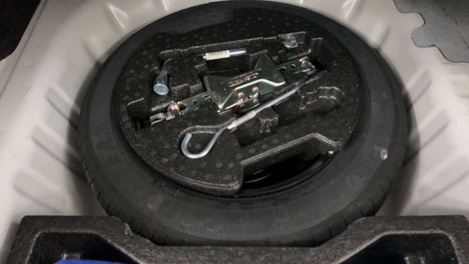 Used 2025 Maruti Suzuki Ciaz Alpha 1.5 AT Petrol Automatic tyres SPARE TYRE VIEW