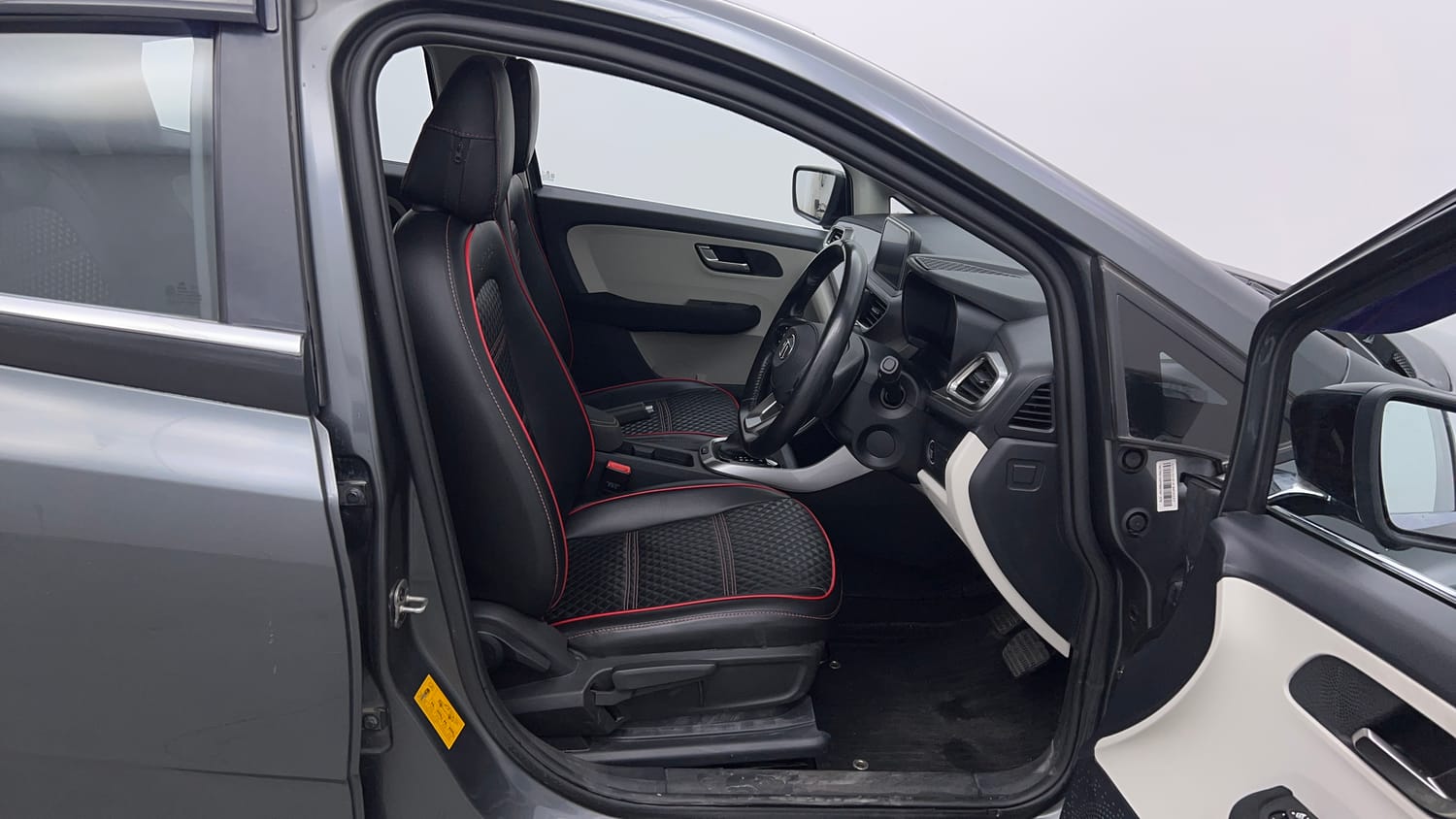 Used 2023 Tata Altroz XZA Petrol Petrol Automatic interior RIGHT SIDE FRONT DOOR CABIN VIEW