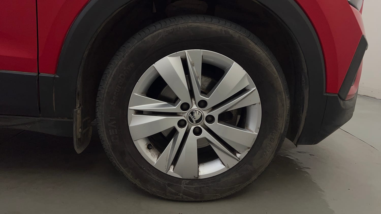Used 2024 Skoda Kushaq Ambition 1.0 TSI AT Petrol Automatic tyres RIGHT FRONT TYRE RIM VIEW