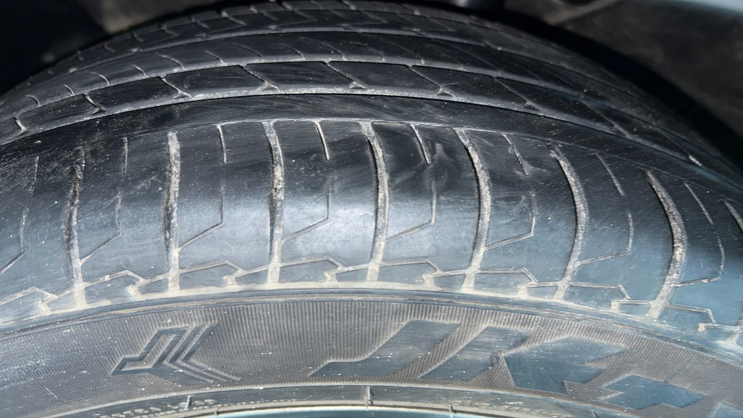 Used 2023 kia Seltos HTX 1.5 Petrol IVT Petrol Automatic tyres LEFT FRONT TYRE TREAD VIEW