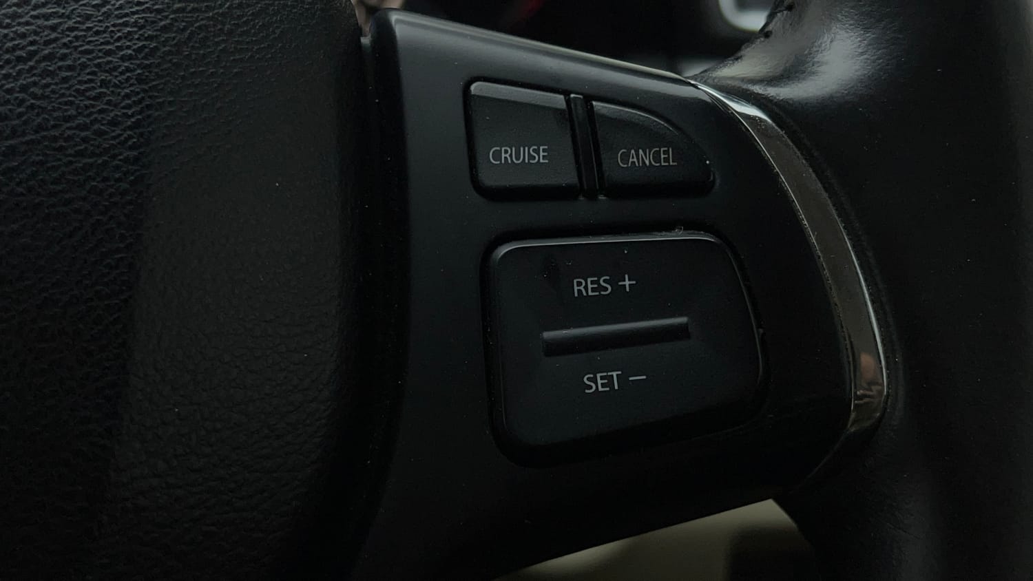 Used 2020 Maruti Suzuki Ciaz Alpha Hybrid 1.5 Petrol Manual top_features Cruise control