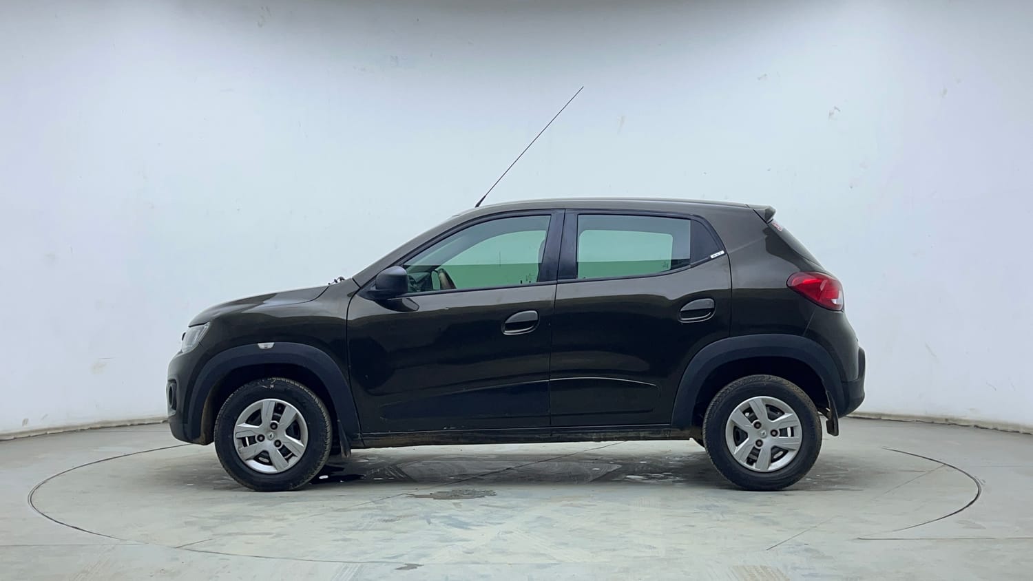 Used 2018 Renault Kwid RXT Opt Petrol Manual exterior LEFT SIDE VIEW
