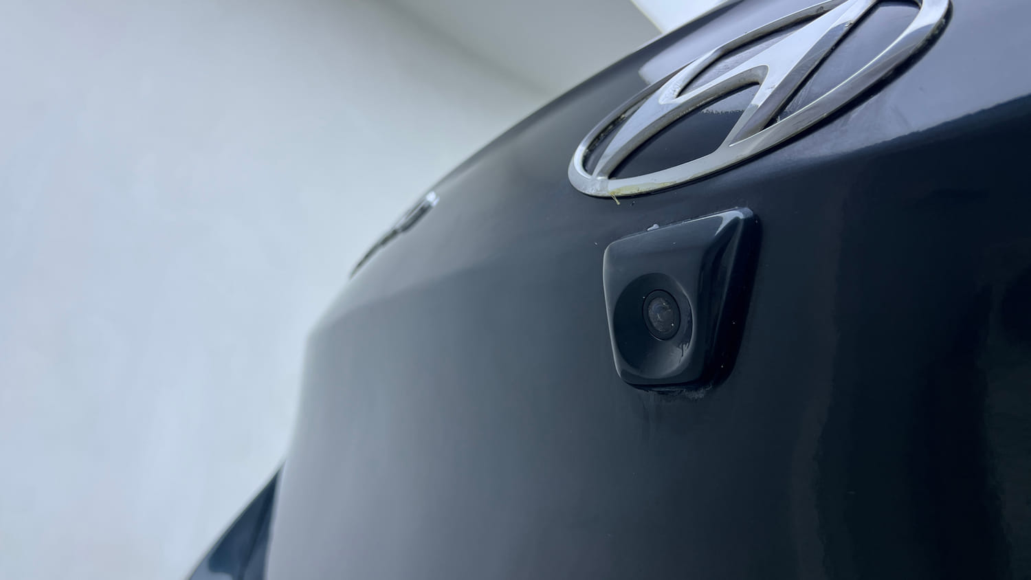 Used 2020 Hyundai Grand i10 Nios Sportz AMT 1.2 Kappa VTVT Petrol Automatic top_features Rear camera
