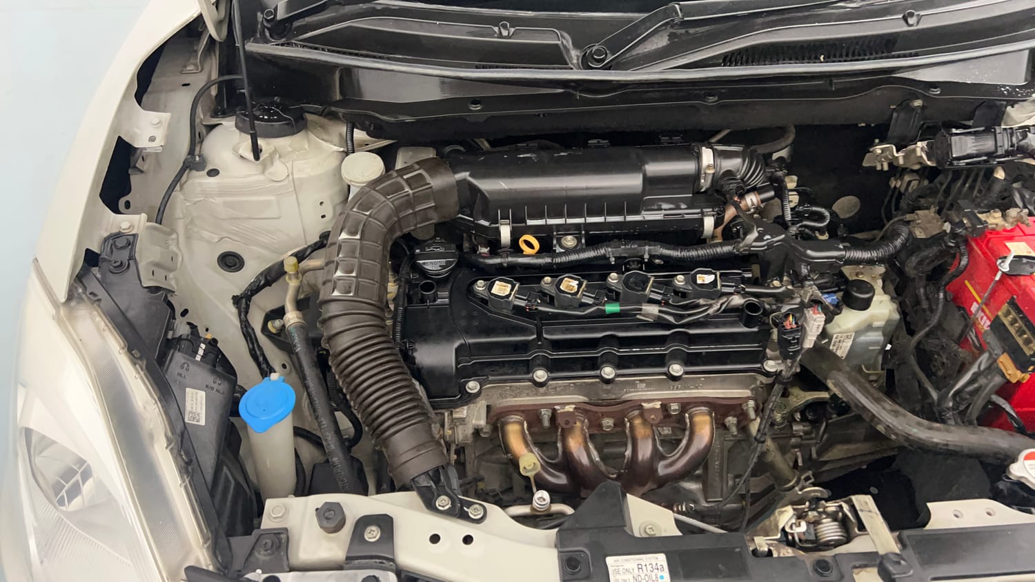 Used 2018 Maruti Suzuki Dzire VXi AMT Petrol Automatic engine ENGINE RIGHT SIDE VIEW
