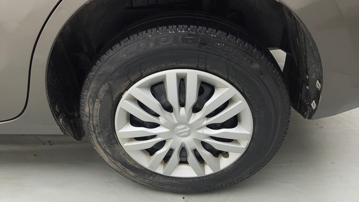 Used 2018 Maruti Suzuki Dzire VXi AMT Petrol Automatic tyres LEFT REAR TYRE RIM VIEW