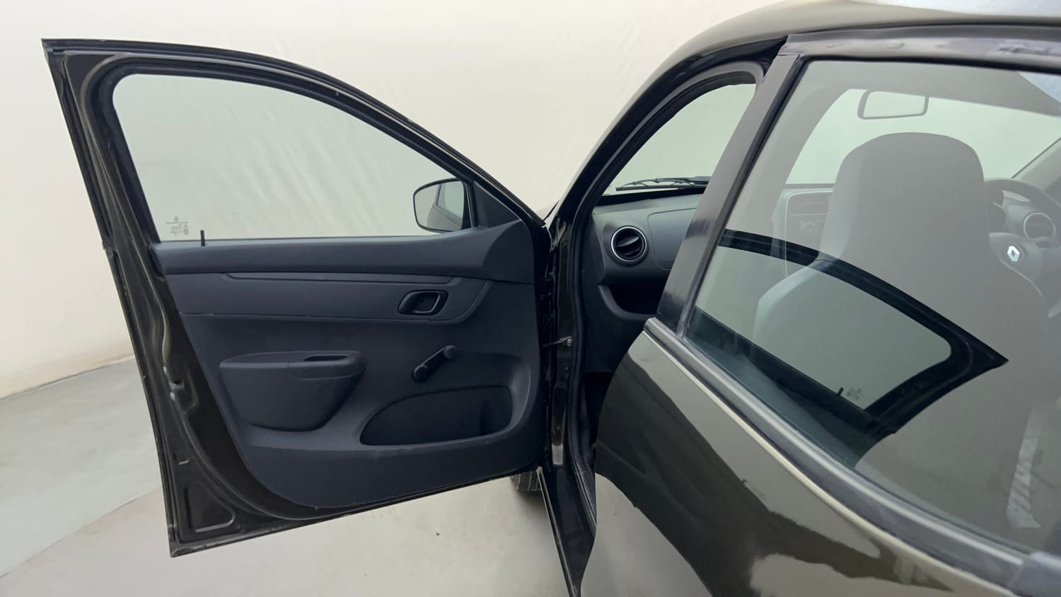 Used 2016 Renault Kwid RXL Petrol Manual interior LEFT FRONT DOOR OPEN VIEW