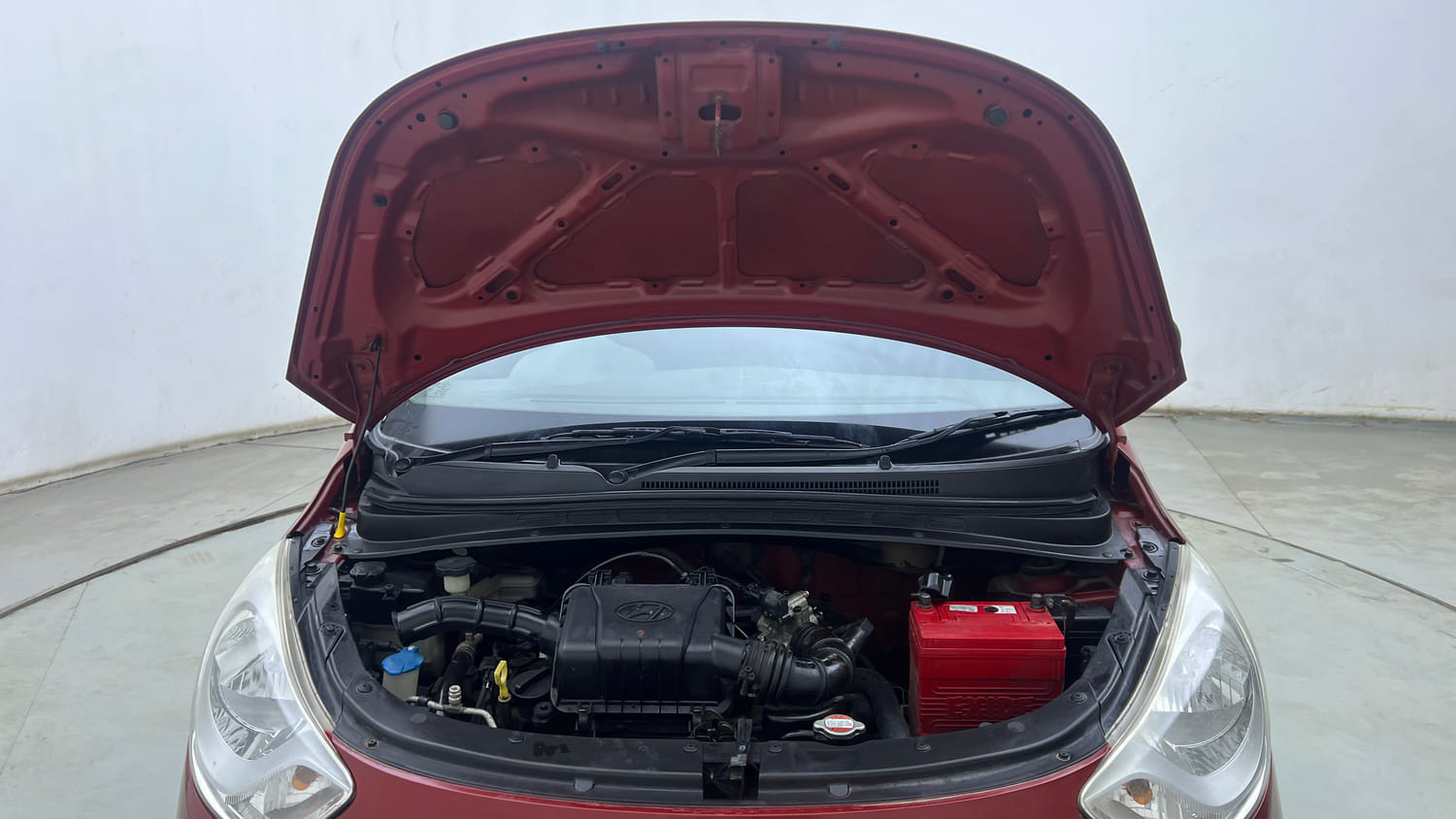 Used 2012 Hyundai i10 Era 1.1 iRDE2 Petrol Manual engine ENGINE & BONNET OPEN FRONT VIEW