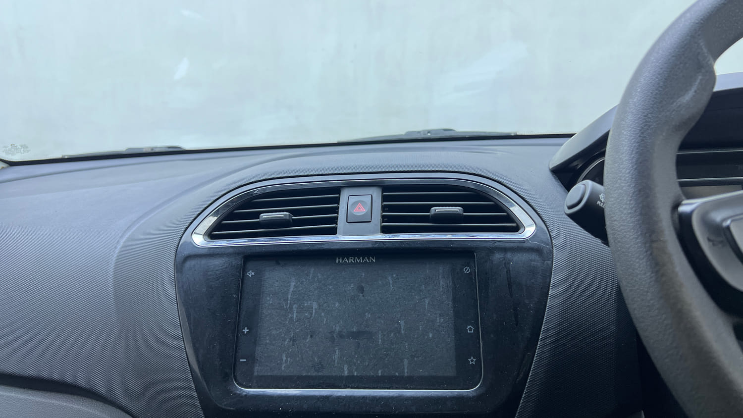 Used 2021 Tata Tiago XZ Plus Petrol Manual top_features Touch screen infotainment system
