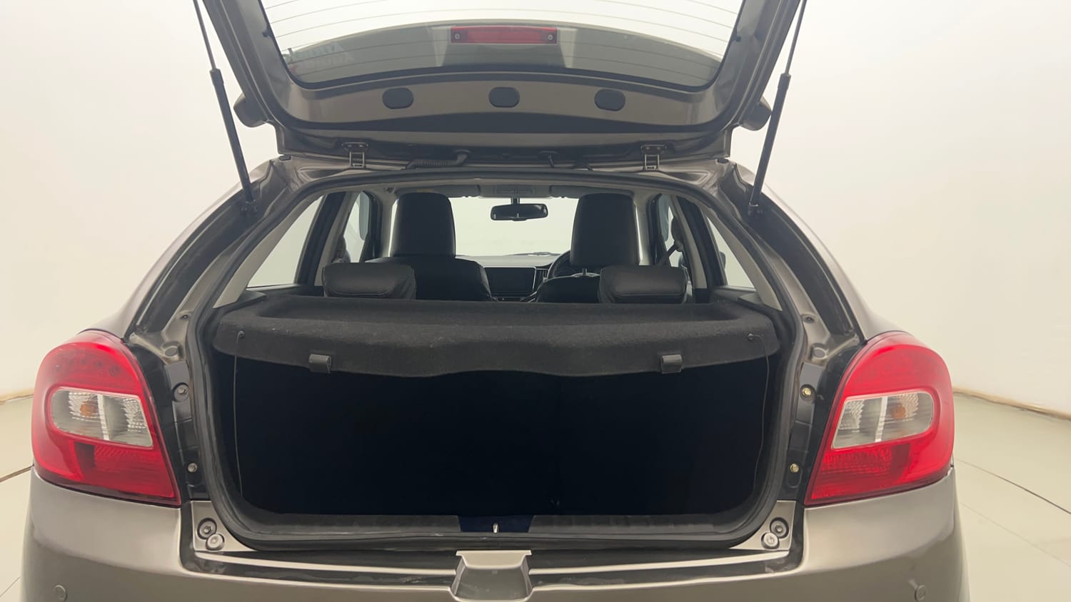 Used 2020 Toyota Glanza G CVT Petrol Automatic interior DICKY INSIDE VIEW