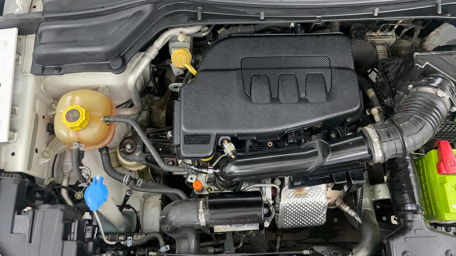 Used 2022 Mahindra XUV 300 W8 (O) 1.2 Petrol Petrol Manual engine ENGINE RIGHT SIDE VIEW