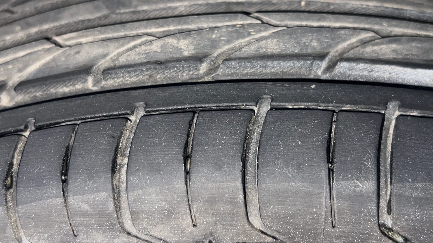 Used 2013 Honda Amaze 1.2 S i-VTEC Petrol Manual tyres RIGHT FRONT TYRE TREAD VIEW
