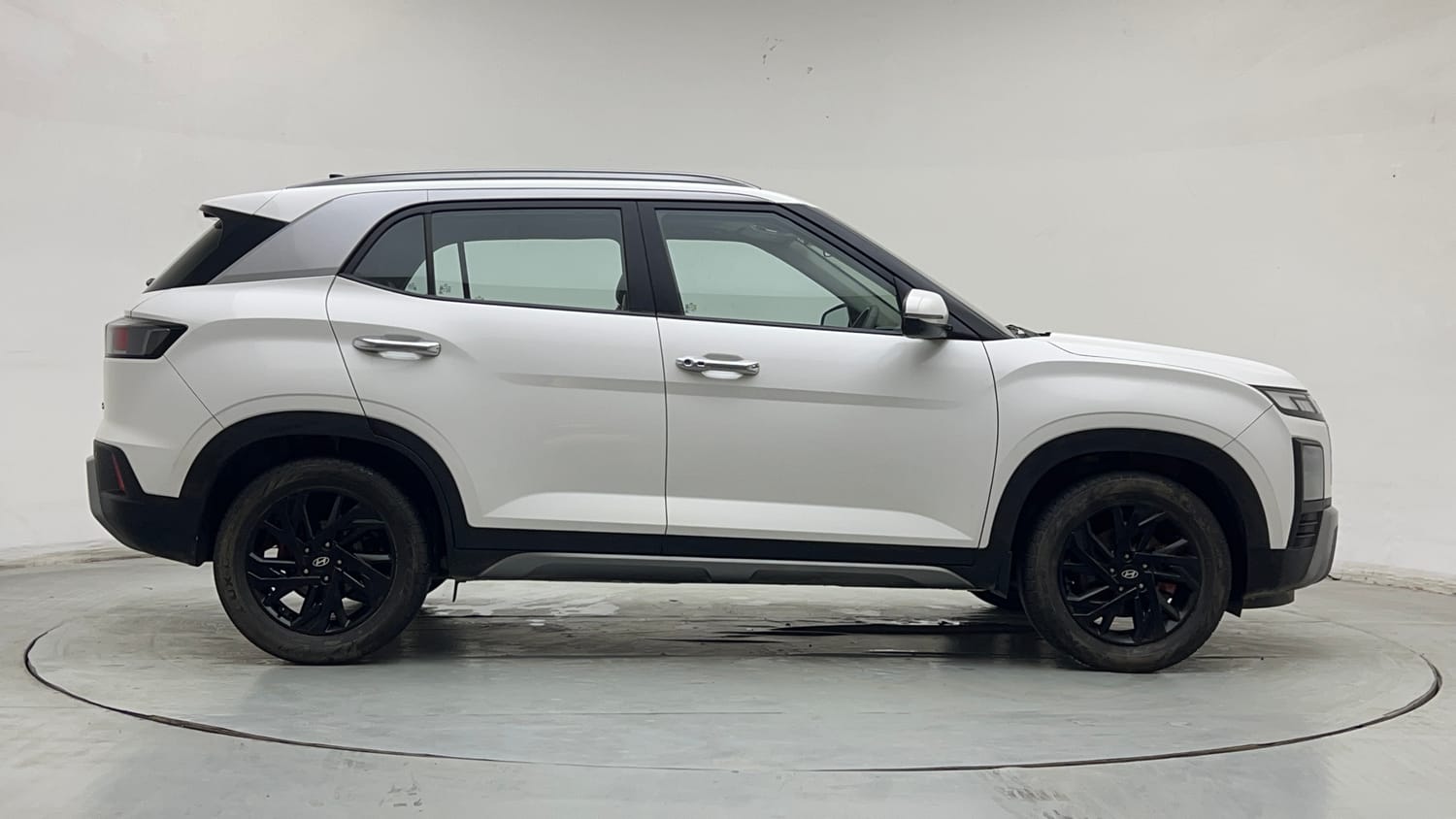 Used 2024 Hyundai Creta 1.5 CRDi Diesel MT DSL S(O) Diesel Manual exterior RIGHT SIDE VIEW