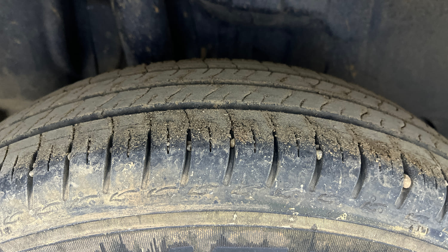 Used 2018 Maruti Suzuki Swift VXi AMT Petrol Automatic tyres RIGHT REAR TYRE TREAD VIEW