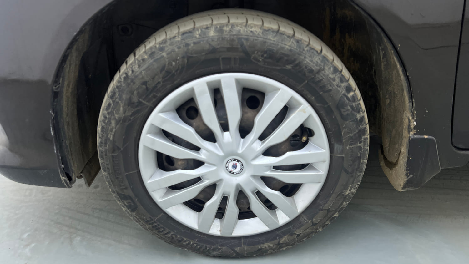 Used 2016 Honda Amaze 1.2 S i-VTEC Petrol Manual tyres LEFT FRONT TYRE RIM VIEW