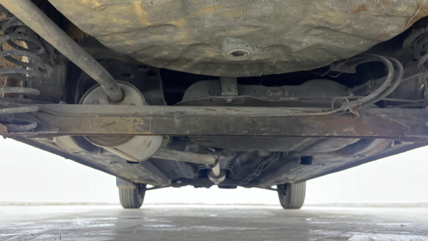 Used 2018 Renault Kwid RXT Opt Petrol Manual extra REAR UNDERBODY VIEW (TAKEN FROM REAR)