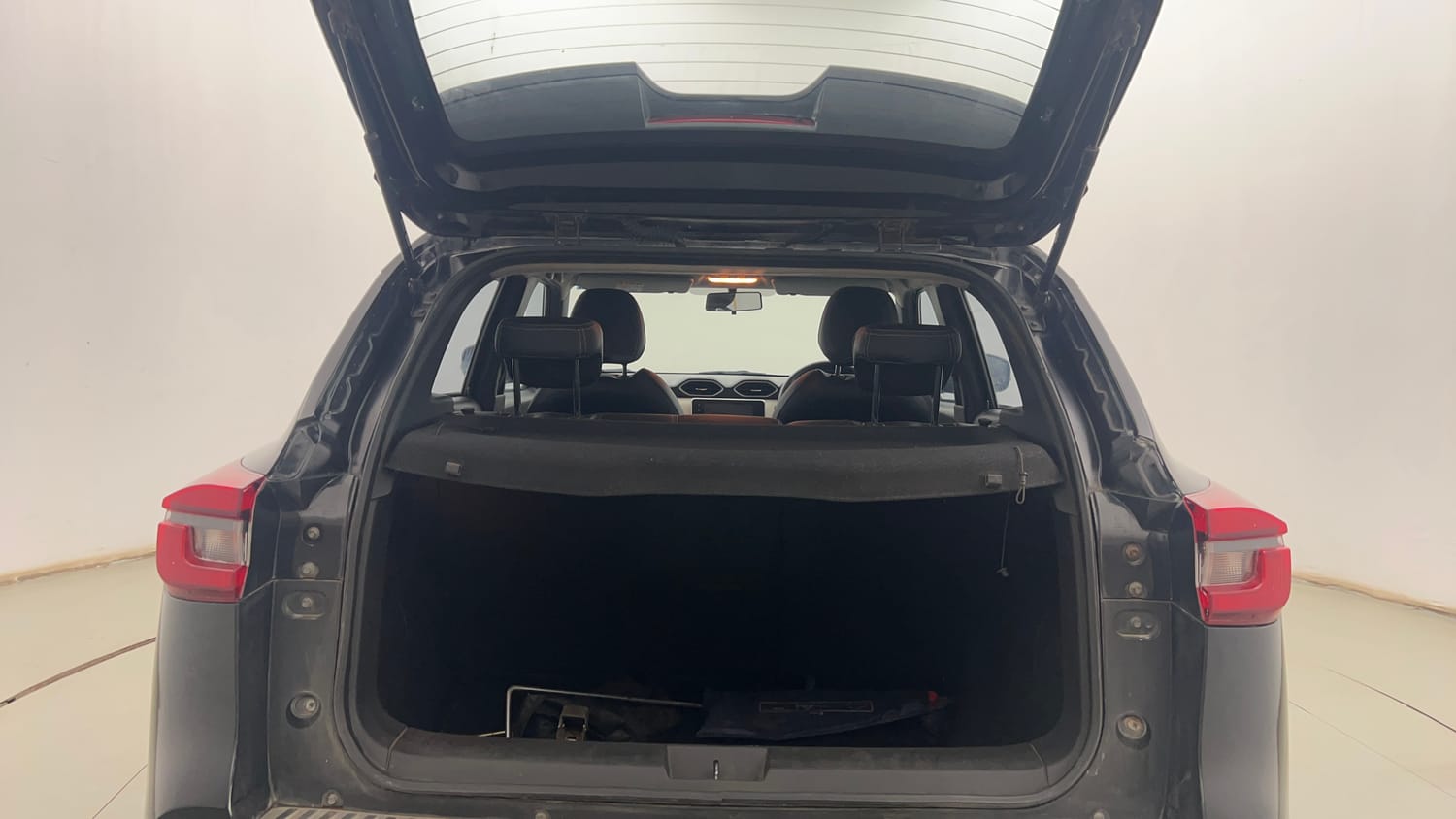 Used 2022 Nissan Magnite XV Petrol Manual interior DICKY INSIDE VIEW