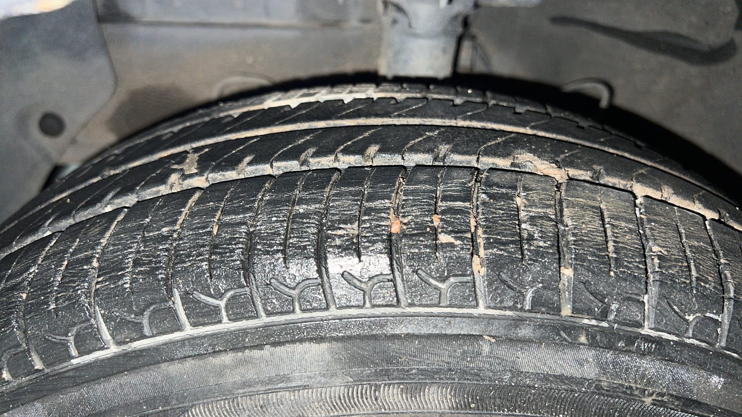 Used 2020 Hyundai Santro Sportz Petrol Manual tyres LEFT FRONT TYRE TREAD VIEW