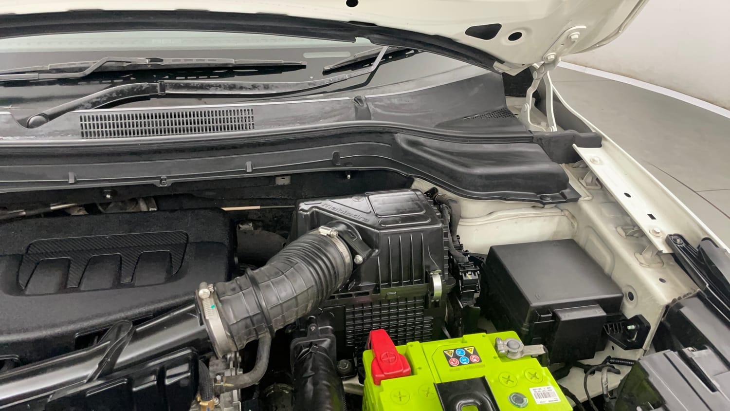 Used 2022 Mahindra XUV 300 W8 (O) 1.2 Petrol Petrol Manual engine ENGINE LEFT SIDE HINGE & APRON VIEW
