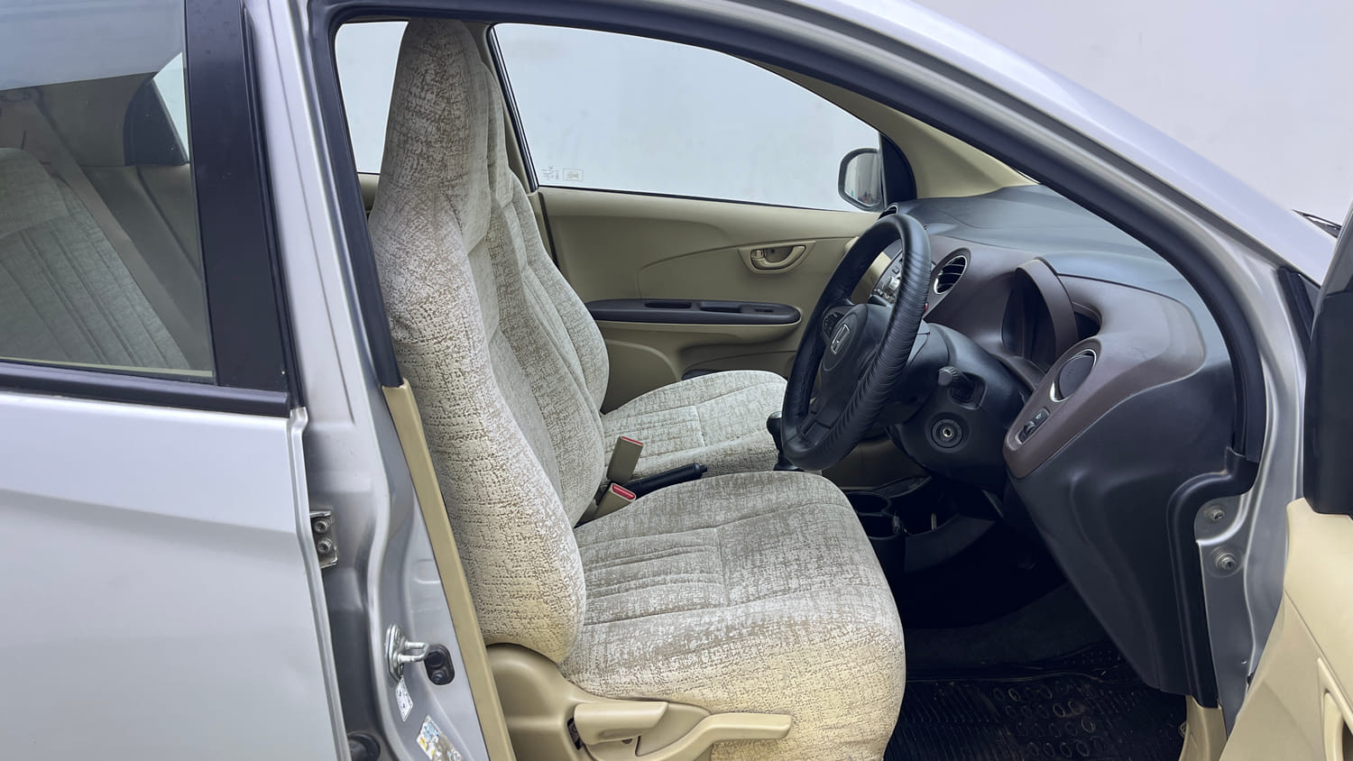 Used 2014 Honda Brio S MT Petrol Manual interior RIGHT SIDE FRONT DOOR CABIN VIEW
