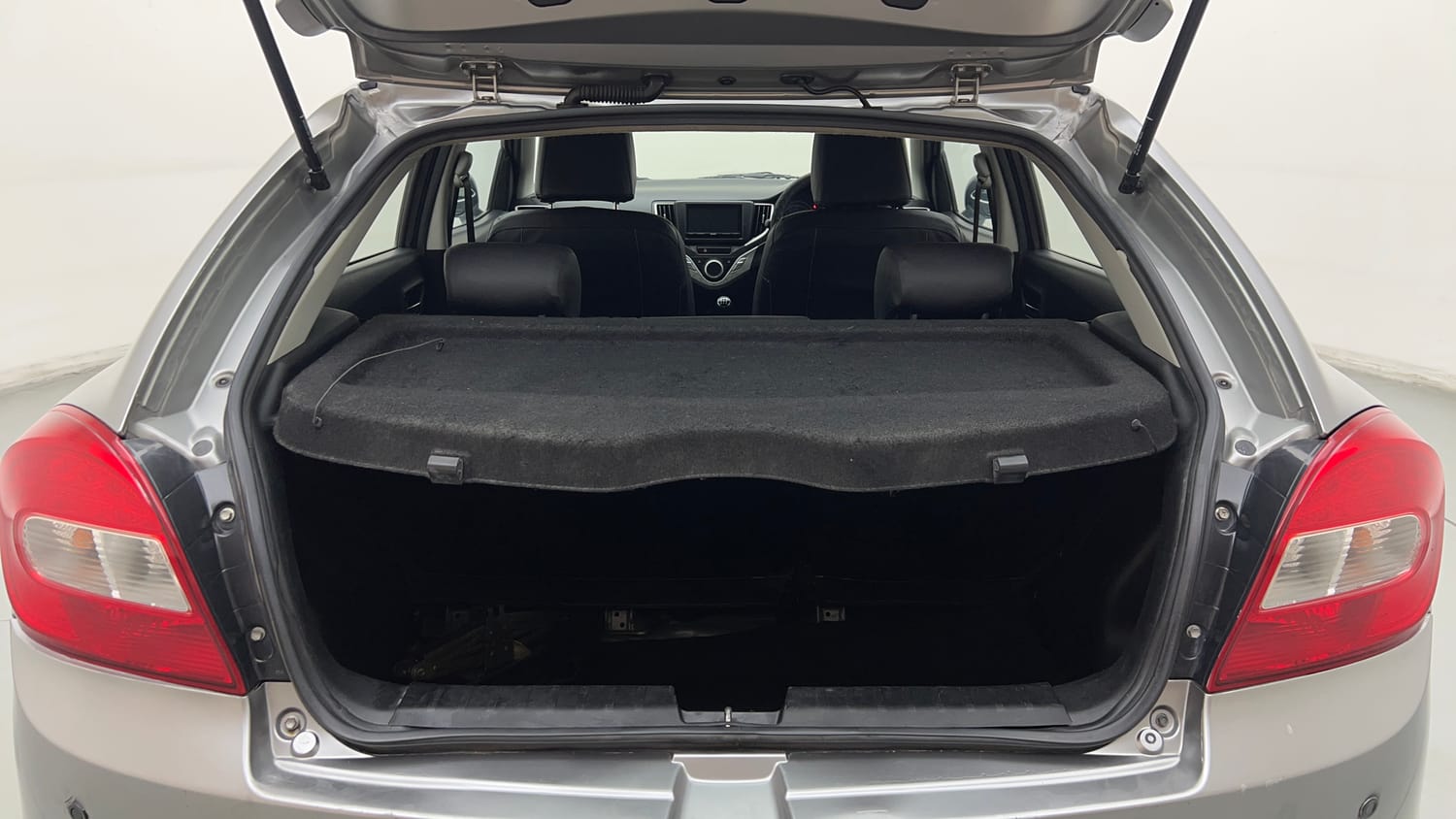 Used 2018 Maruti Suzuki Baleno Delta 1.2 Petrol Manual interior DICKY INSIDE VIEW