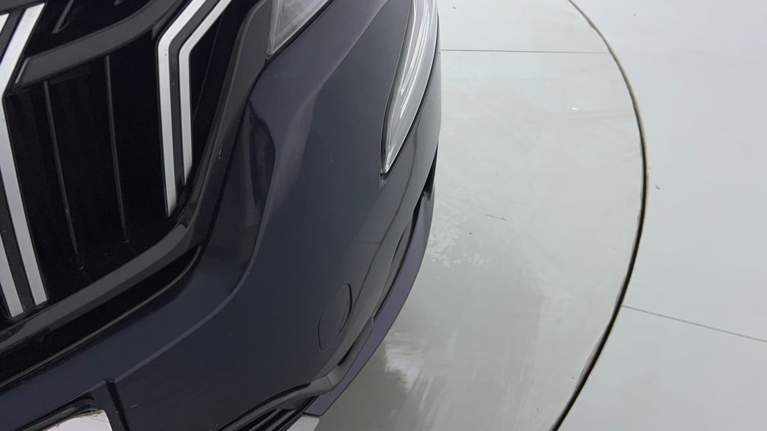 Used 2022 Mahindra XUV700 AX 7 Petrol MT 7 STR Petrol Manual dents MINOR SCRATCH