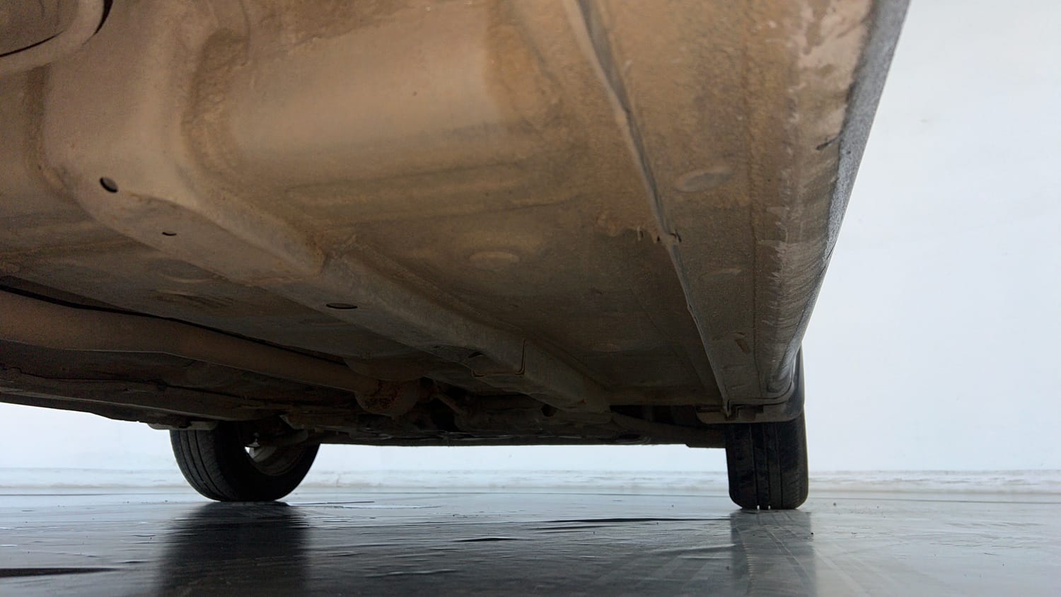 Used 2023 Hyundai Aura SX 1.2 CNG Cng Manual extra REAR RIGHT UNDERBODY VIEW