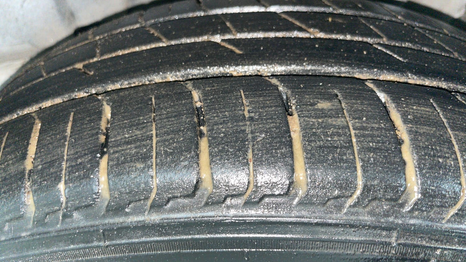 Used 2022 Tata Tigor XZA Plus Petrol Automatic tyres LEFT REAR TYRE TREAD VIEW
